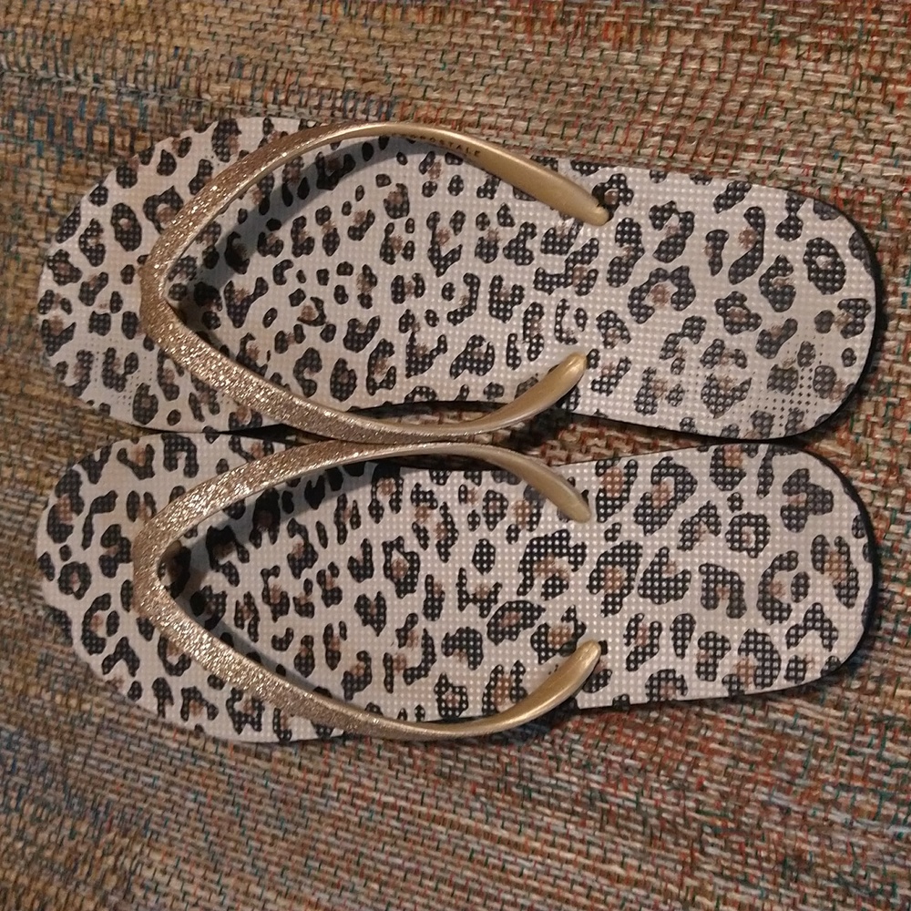 🦋4/$10🦋 Aeropostale Flip Flops